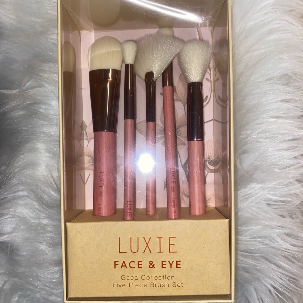 Luxie makeup brushes set